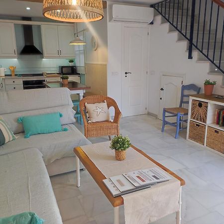 Casa Lola Conil, Azotea Al Mar Y Parking Solo Familias O Parejas Villa Conil De La Frontera Bagian luar foto