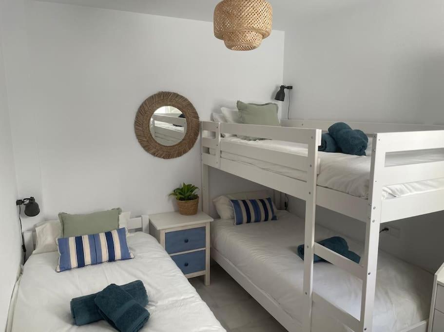 Casa Lola Conil, Azotea Al Mar Y Parking Solo Familias O Parejas Villa Conil De La Frontera Bagian luar foto