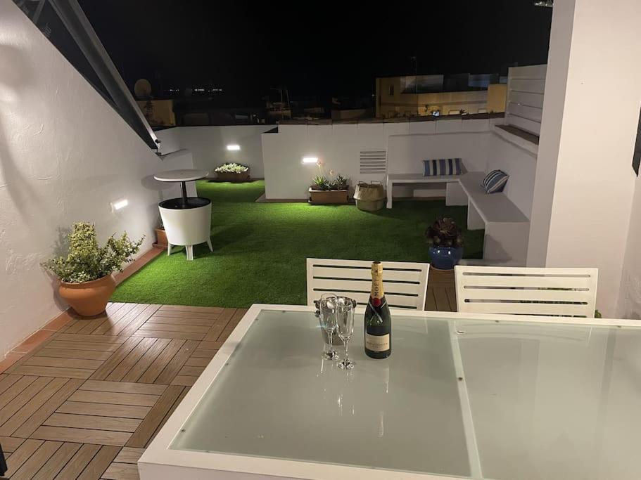 Casa Lola Conil, Azotea Al Mar Y Parking Solo Familias O Parejas Villa Conil De La Frontera Bagian luar foto